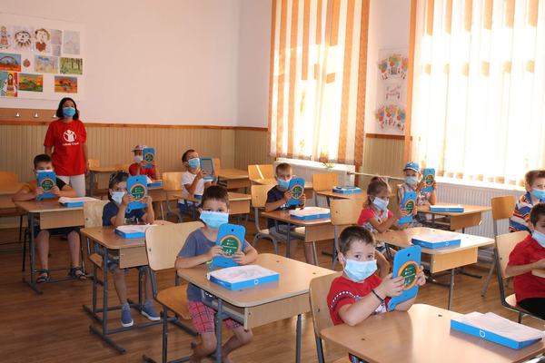 Salvati Copiii Romania accelereaza dotarea copiilor vulnerabili cu tablete si acces la internet